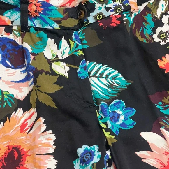 Floral Capris! H& M! - Picture 2 of 5